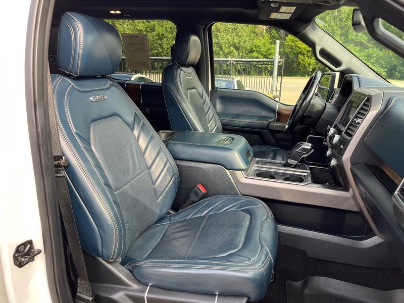 Ford F-150 Vehicle Full-screen Gallery Image 14