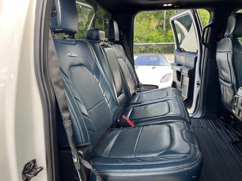 Ford F-150 Vehicle Full-screen Gallery Image 16