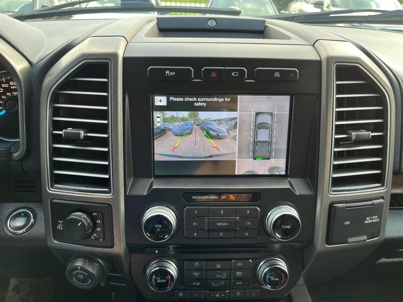 Ford F-150 Vehicle Full-screen Gallery Image 23
