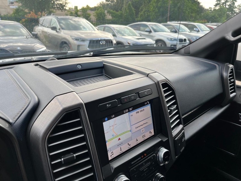 Ford F-150 Vehicle Full-screen Gallery Image 26