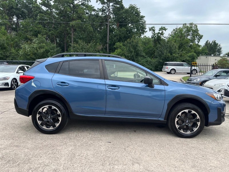 Subaru Crosstrek Vehicle Full-screen Gallery Image 05