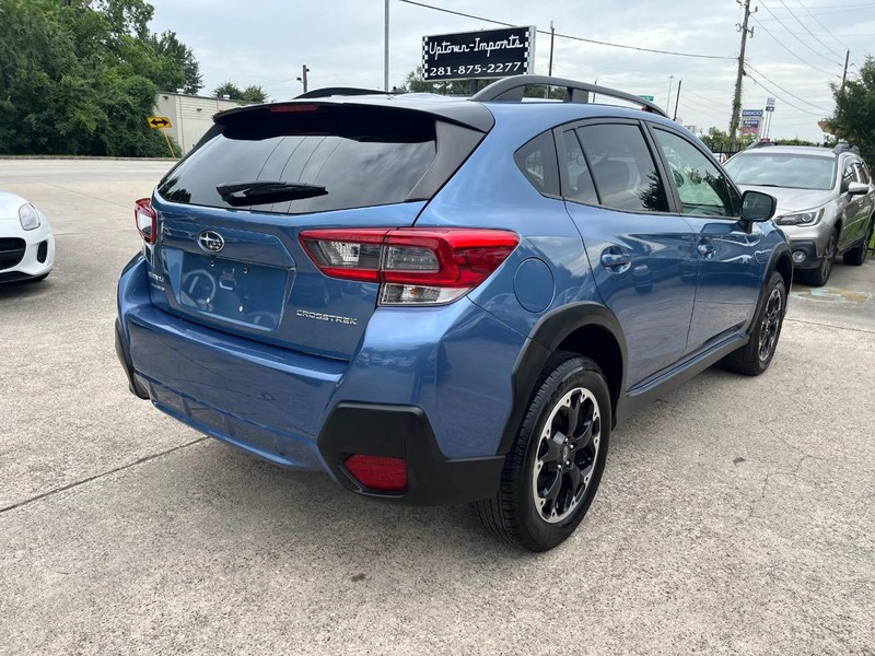 Subaru Crosstrek Vehicle Full-screen Gallery Image 06