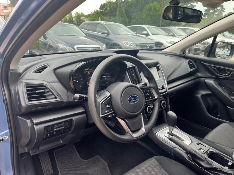 Subaru Crosstrek Vehicle Full-screen Gallery Image 09