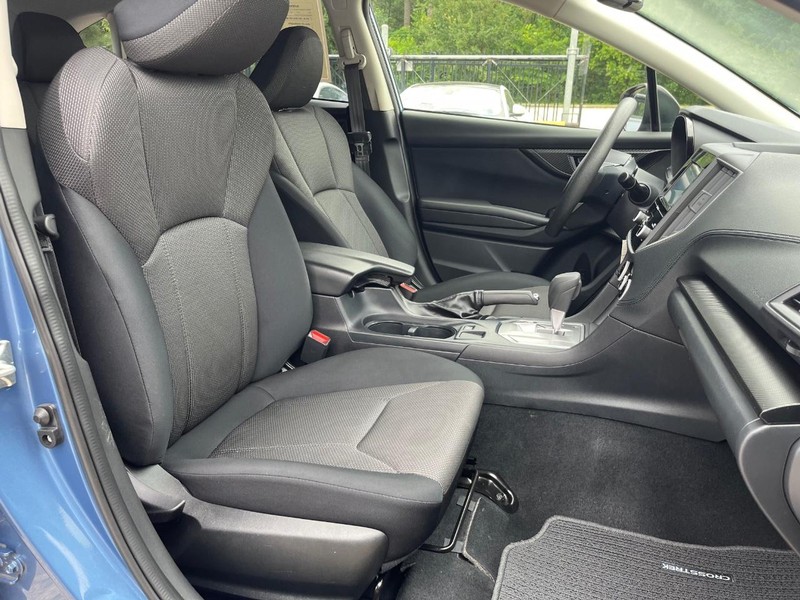 Subaru Crosstrek Vehicle Full-screen Gallery Image 13