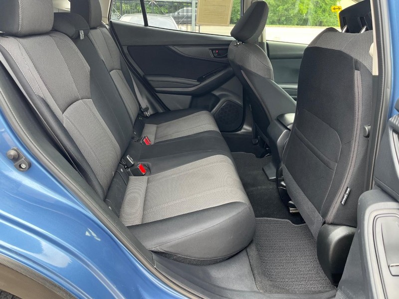 Subaru Crosstrek Vehicle Full-screen Gallery Image 15