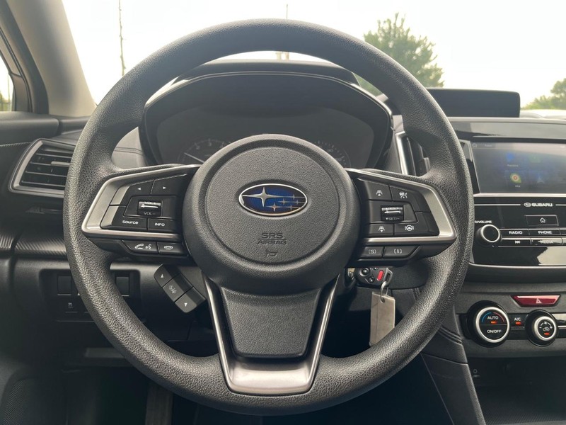 Subaru Crosstrek Vehicle Full-screen Gallery Image 19