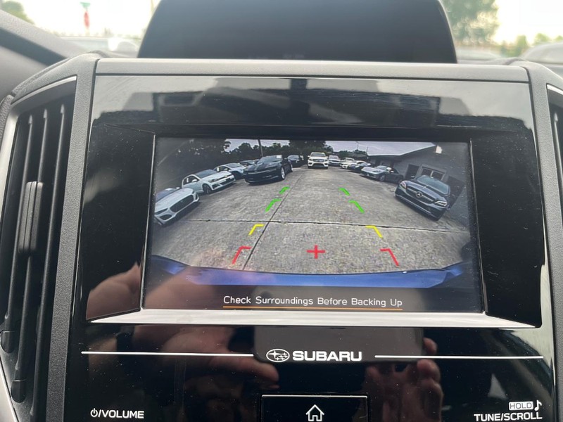 Subaru Crosstrek Vehicle Full-screen Gallery Image 22