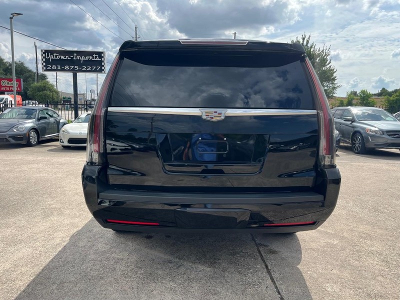 Cadillac Escalade ESV Vehicle Full-screen Gallery Image 07