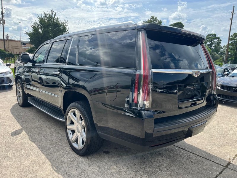 Cadillac Escalade ESV Vehicle Full-screen Gallery Image 08