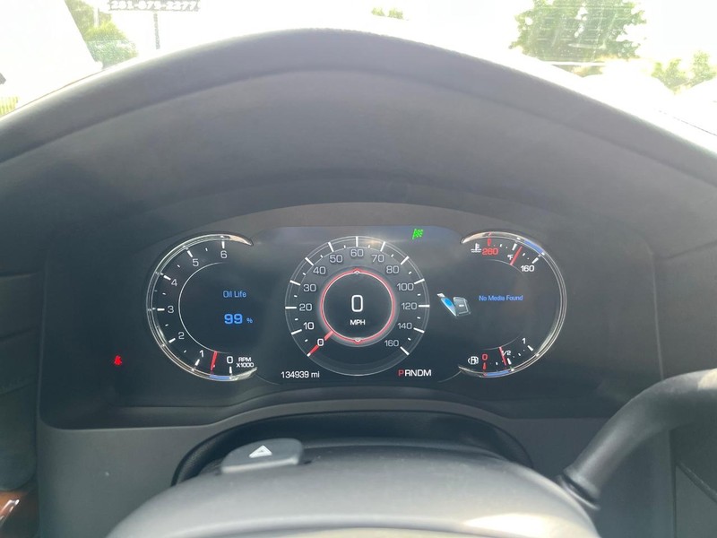 Cadillac Escalade ESV Vehicle Full-screen Gallery Image 23