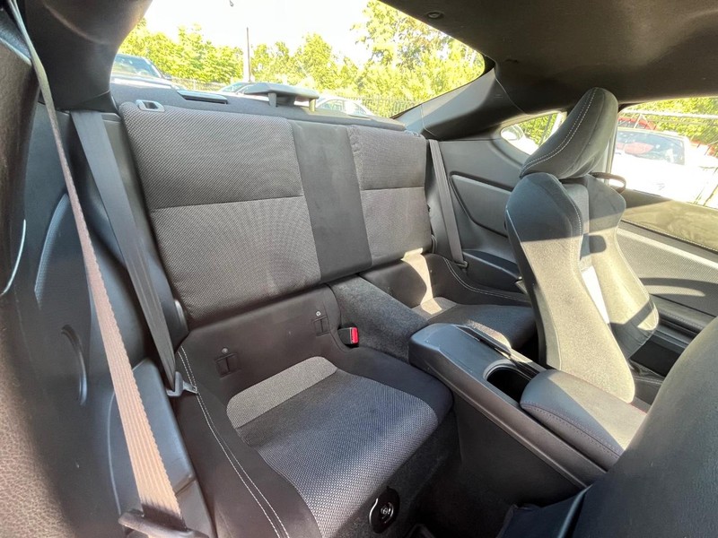 Toyota 86 Vehicle Full-screen Gallery Image 18