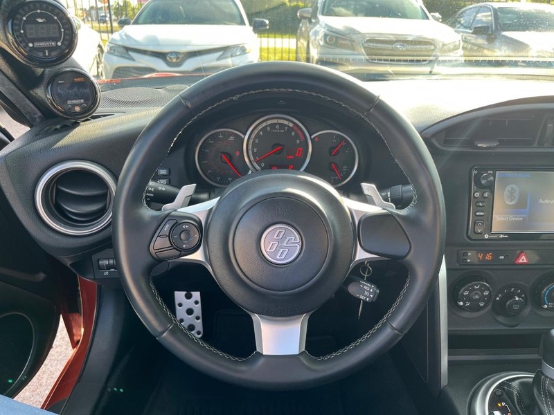 Toyota 86 Vehicle Full-screen Gallery Image 19