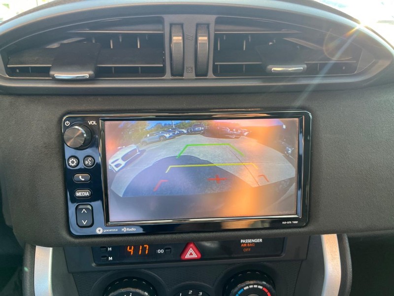 Toyota 86 Vehicle Full-screen Gallery Image 22
