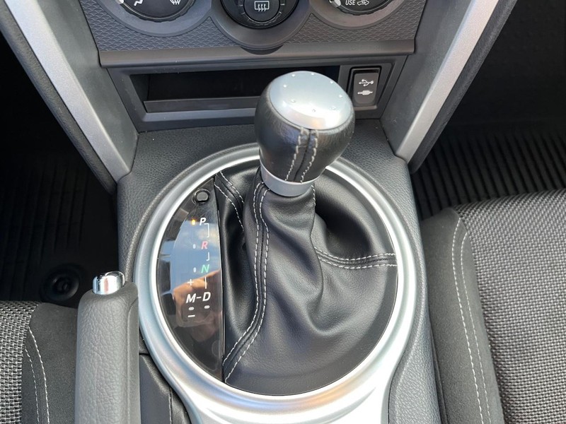 Toyota 86 Vehicle Full-screen Gallery Image 24