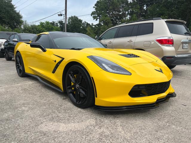 Chevrolet Corvette Stingray Vehicle Full-screen Gallery Image 04