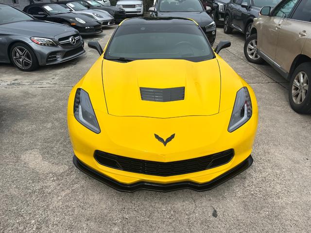 Chevrolet Corvette Stingray Vehicle Full-screen Gallery Image 05