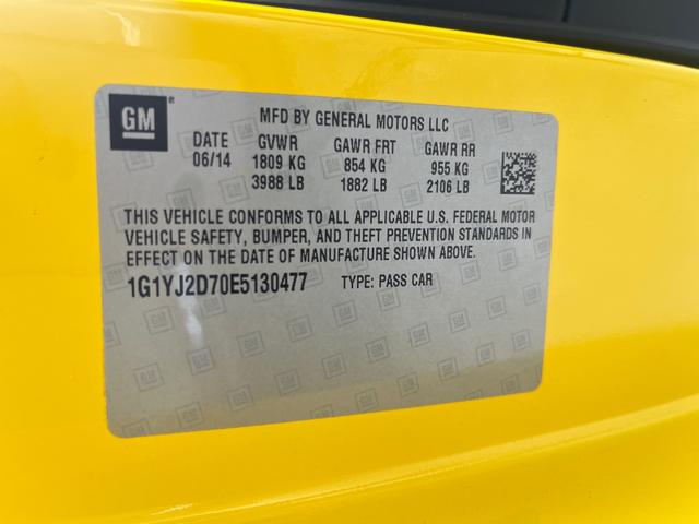 Chevrolet Corvette Stingray Vehicle Full-screen Gallery Image 12