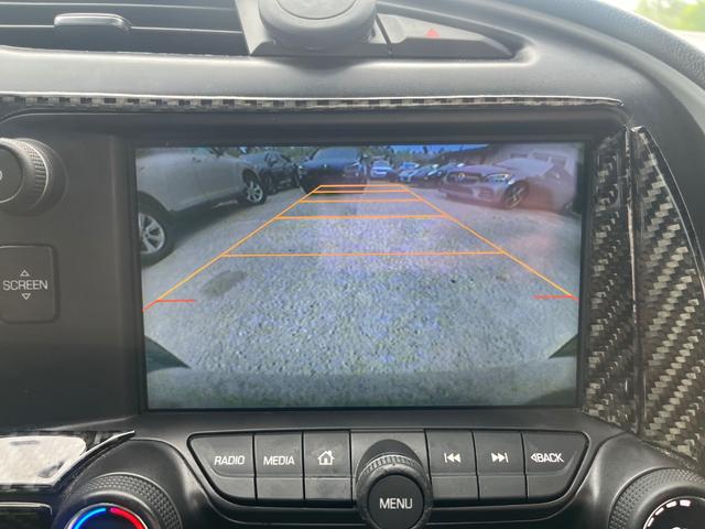 Chevrolet Corvette Stingray Vehicle Full-screen Gallery Image 20