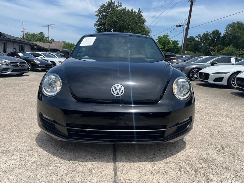 Volkswagen Beetle Vehicle Full-screen Gallery Image 02