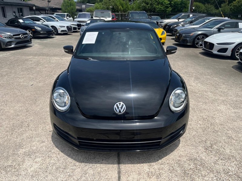 Volkswagen Beetle Vehicle Full-screen Gallery Image 03