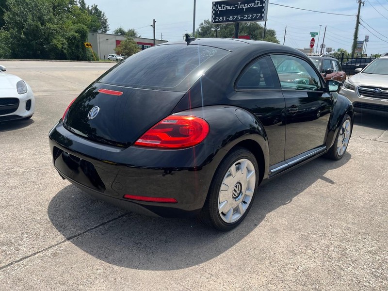 Volkswagen Beetle Vehicle Full-screen Gallery Image 06