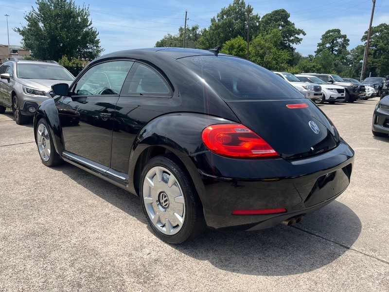 Volkswagen Beetle Vehicle Full-screen Gallery Image 08