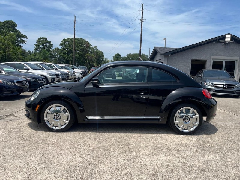 Volkswagen Beetle Vehicle Full-screen Gallery Image 09