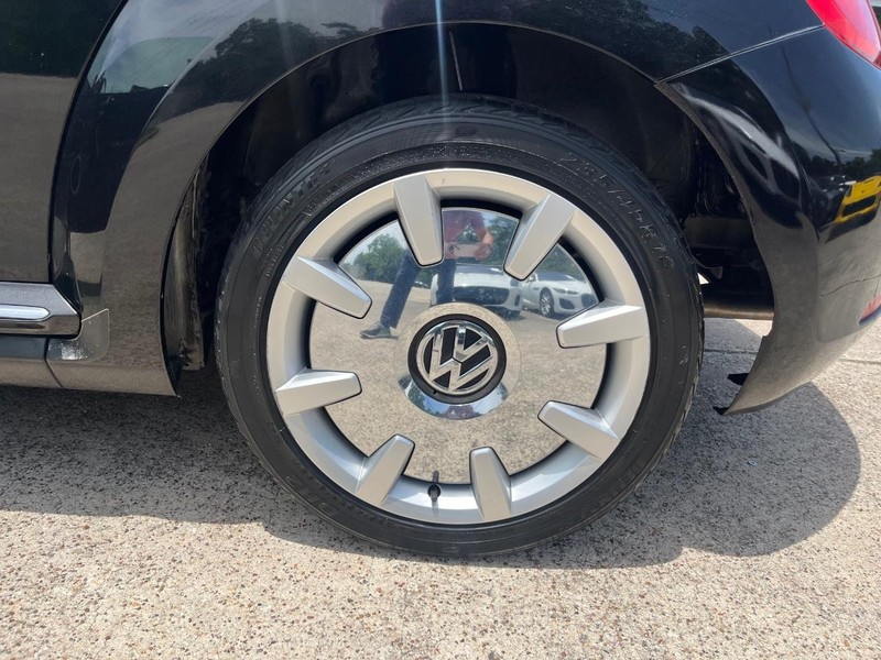 Volkswagen Beetle Vehicle Full-screen Gallery Image 23