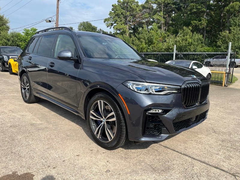 BMW X7 Vehicle Full-screen Gallery Image 04