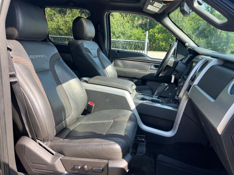 Ford F-150 Vehicle Full-screen Gallery Image 14