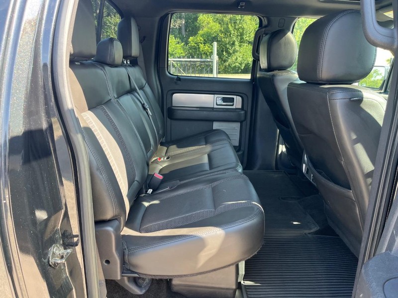 Ford F-150 Vehicle Full-screen Gallery Image 16