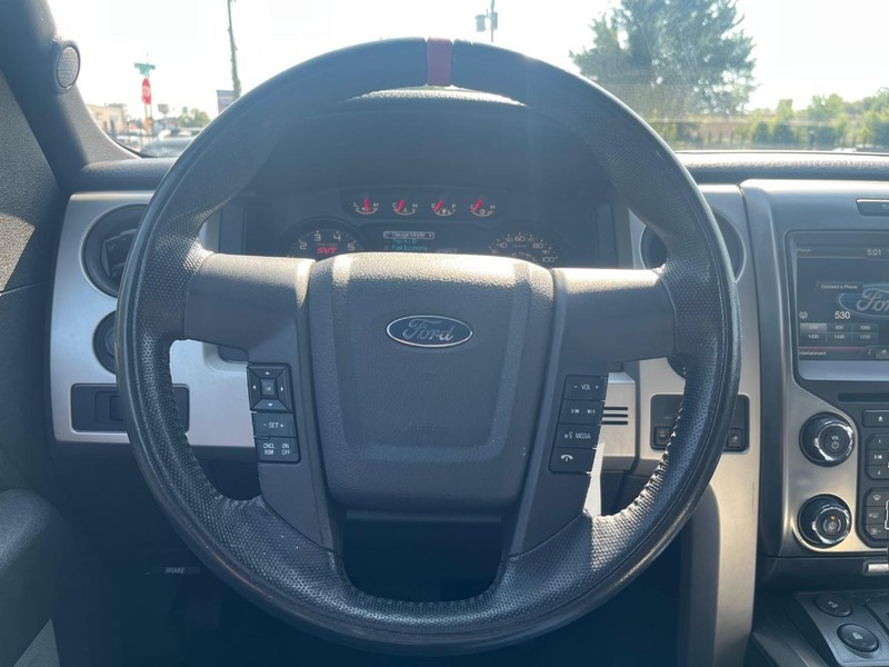 Ford F-150 Vehicle Full-screen Gallery Image 20