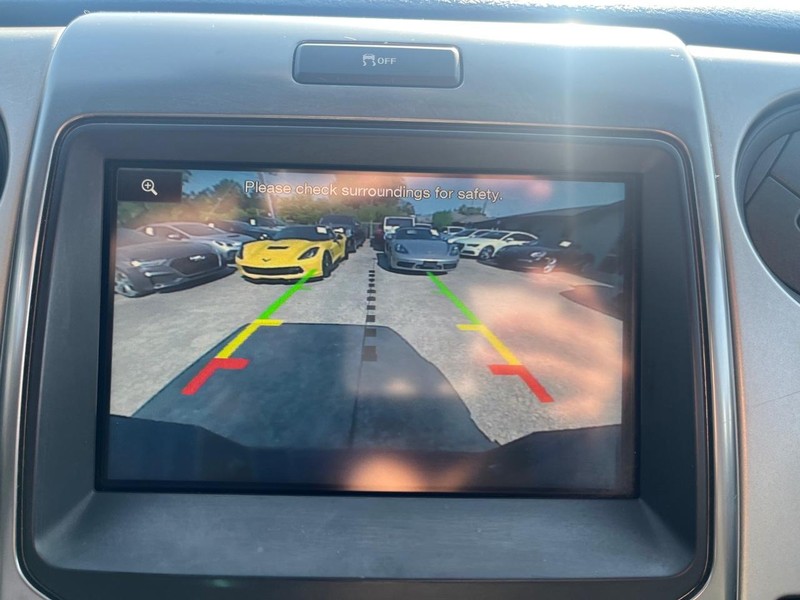 Ford F-150 Vehicle Full-screen Gallery Image 24