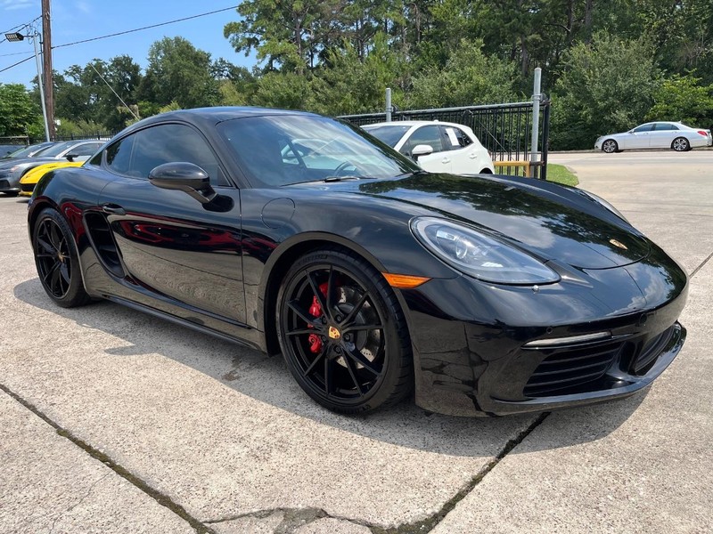 Porsche 718 Cayman Vehicle Full-screen Gallery Image 04