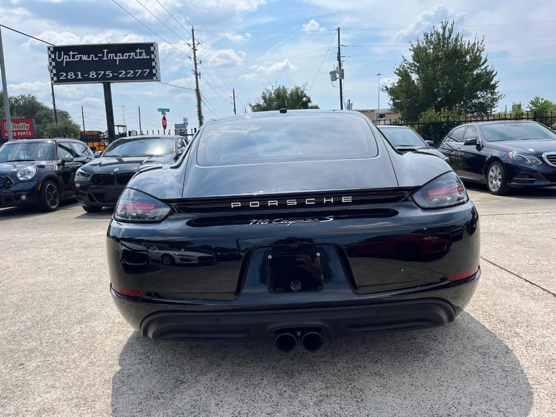 Porsche 718 Cayman Vehicle Full-screen Gallery Image 07