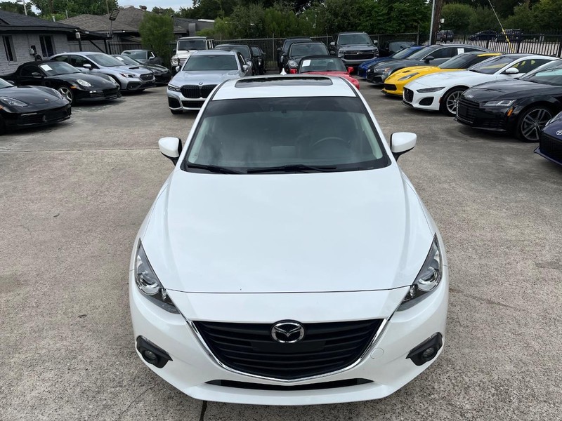 Mazda Mazda3 Hatchback Vehicle Full-screen Gallery Image 03