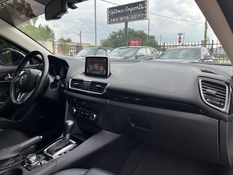 Mazda Mazda3 Hatchback Vehicle Full-screen Gallery Image 13