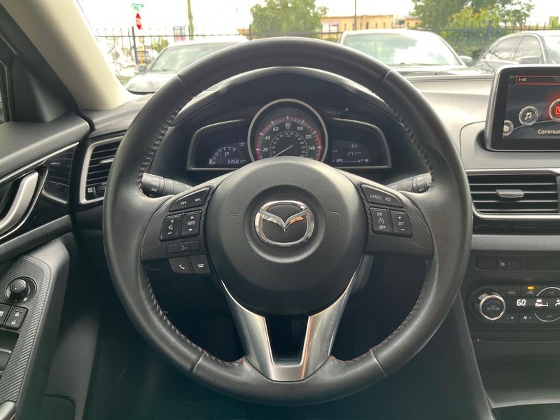 Mazda Mazda3 Hatchback Vehicle Full-screen Gallery Image 20