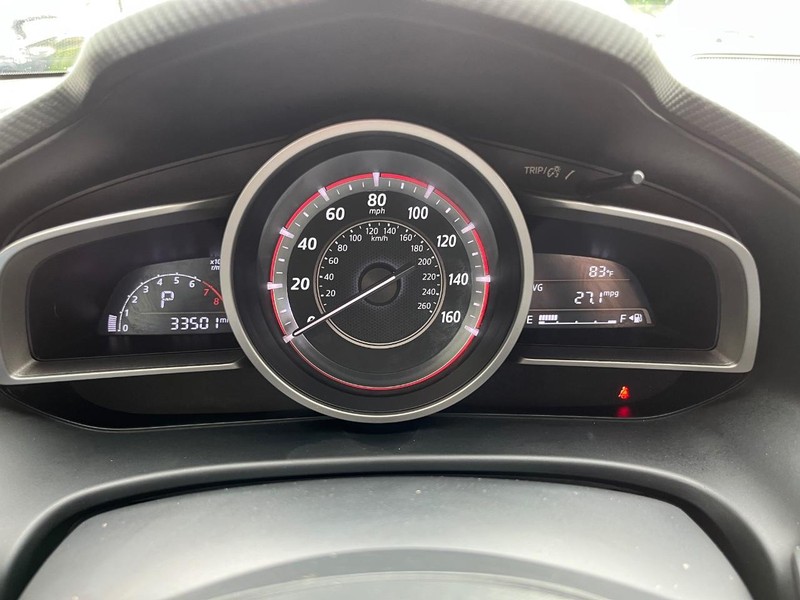 Mazda Mazda3 Hatchback Vehicle Full-screen Gallery Image 21