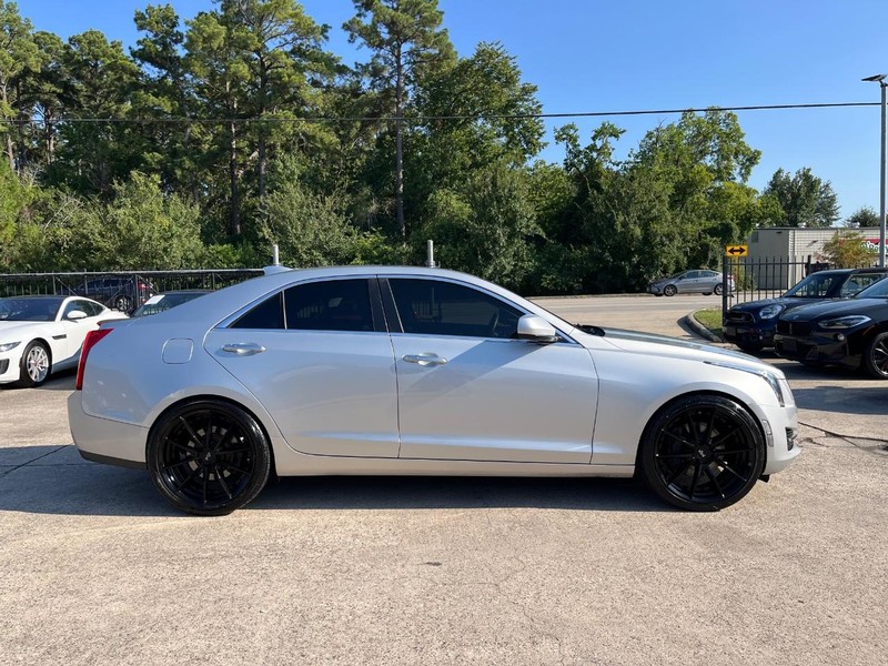 Cadillac ATS Sedan Vehicle Full-screen Gallery Image 05