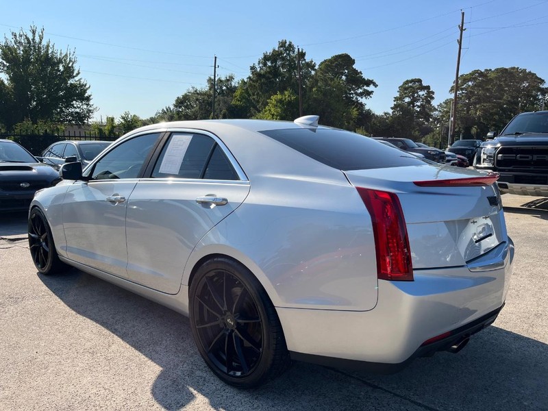 Cadillac ATS Sedan Vehicle Full-screen Gallery Image 08