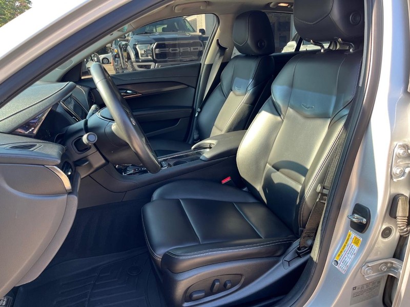 Cadillac ATS Sedan Vehicle Full-screen Gallery Image 11