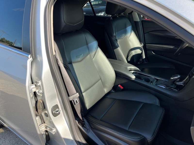 Cadillac ATS Sedan Vehicle Full-screen Gallery Image 14