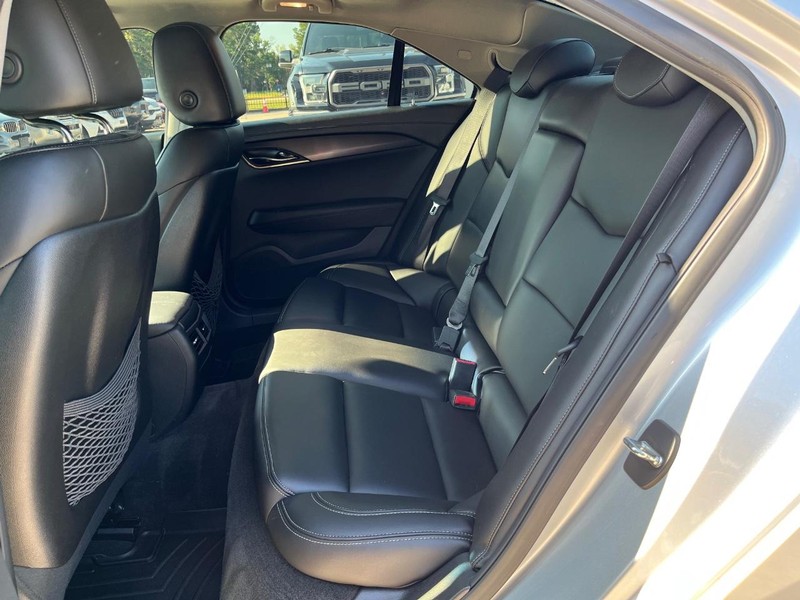 Cadillac ATS Sedan Vehicle Full-screen Gallery Image 18