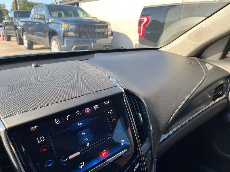 Cadillac ATS Sedan Vehicle Full-screen Gallery Image 25