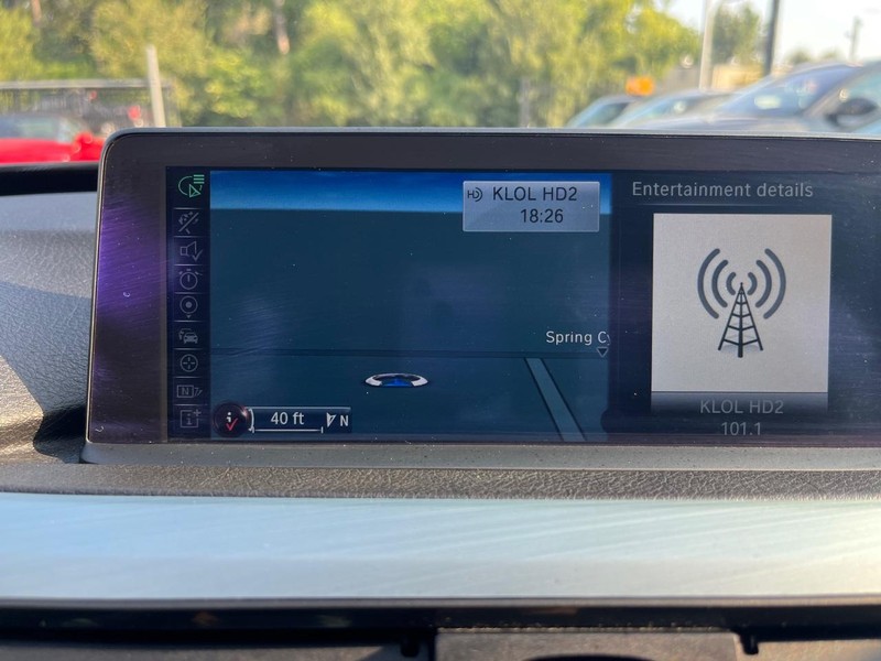 BMW 335i Gran Turismo xDrive Vehicle Full-screen Gallery Image 21