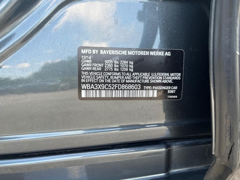 BMW 335i Gran Turismo xDrive Vehicle Full-screen Gallery Image 24