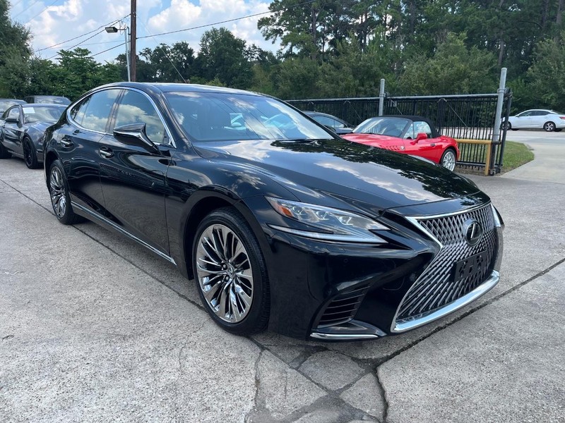 Lexus LS 500 Vehicle Full-screen Gallery Image 04