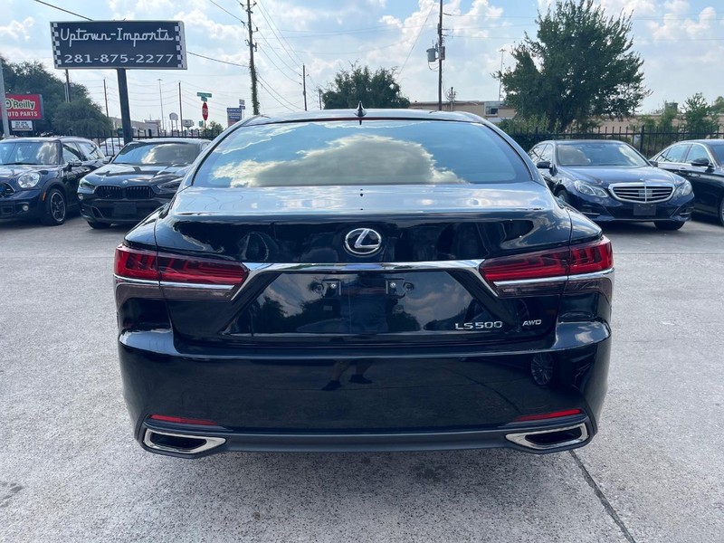 Lexus LS 500 Vehicle Full-screen Gallery Image 07