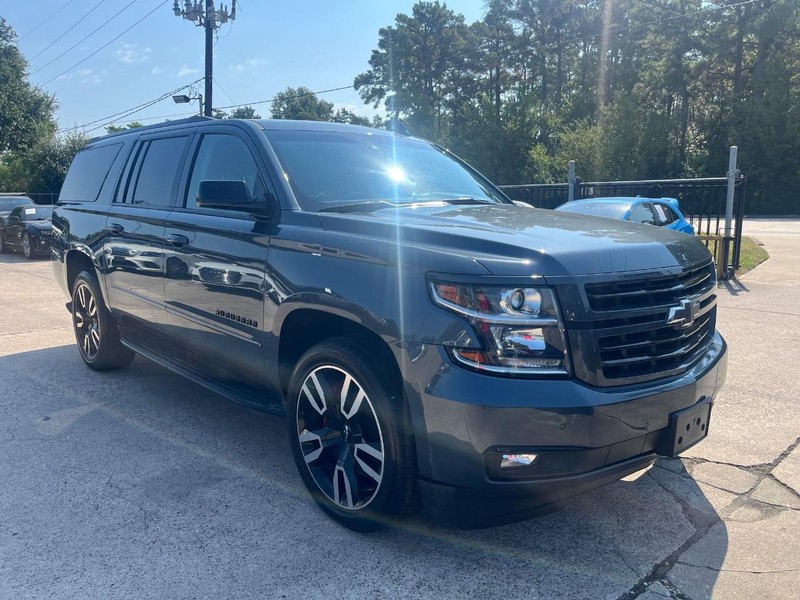 Chevrolet Suburban Vehicle Full-screen Gallery Image 04